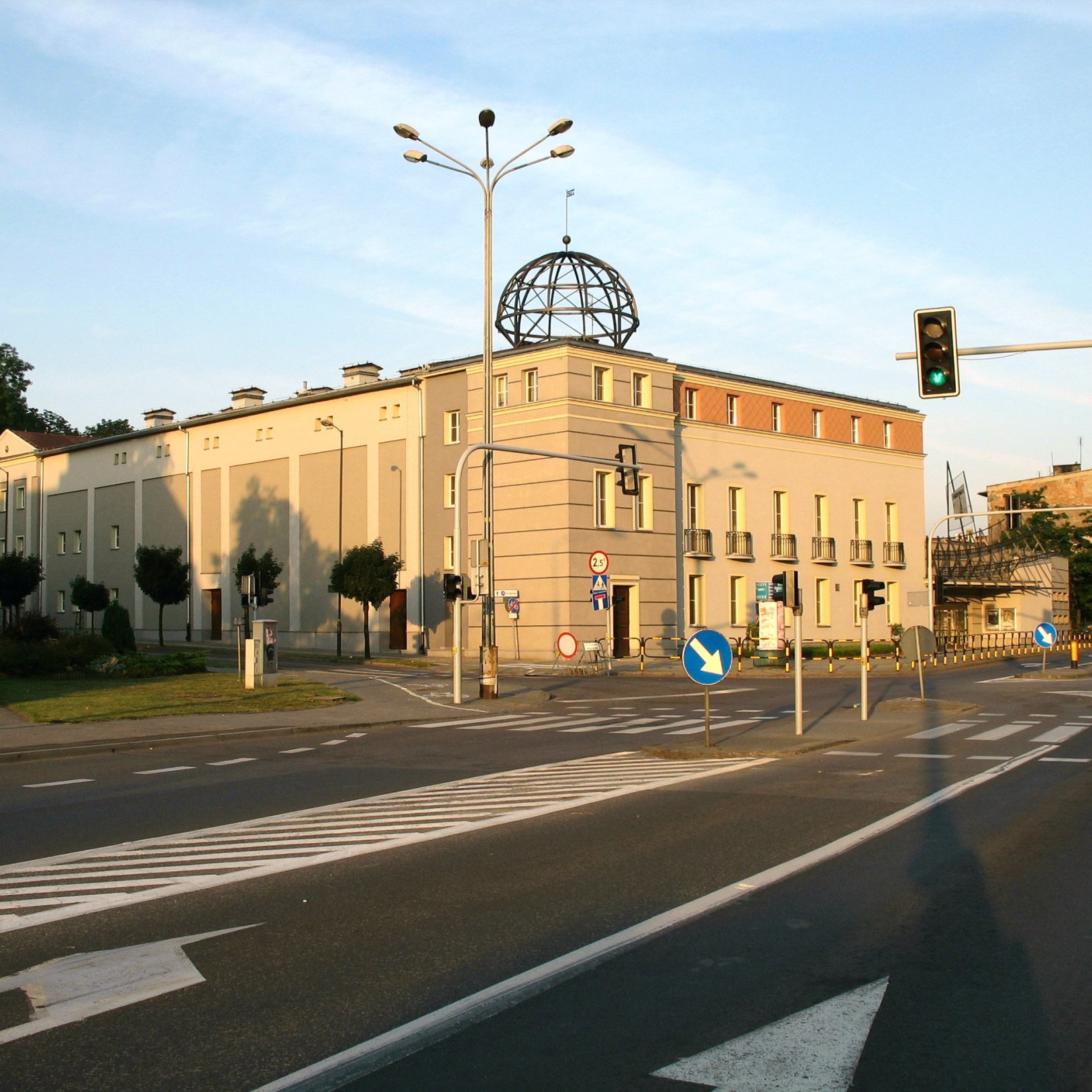 Teatr Miejski w Gliwicach Autorstwa I, Nemo5576, CC BY-SA 3.0, https://commons.wikimedia.org/w/index.php?curid=2472377