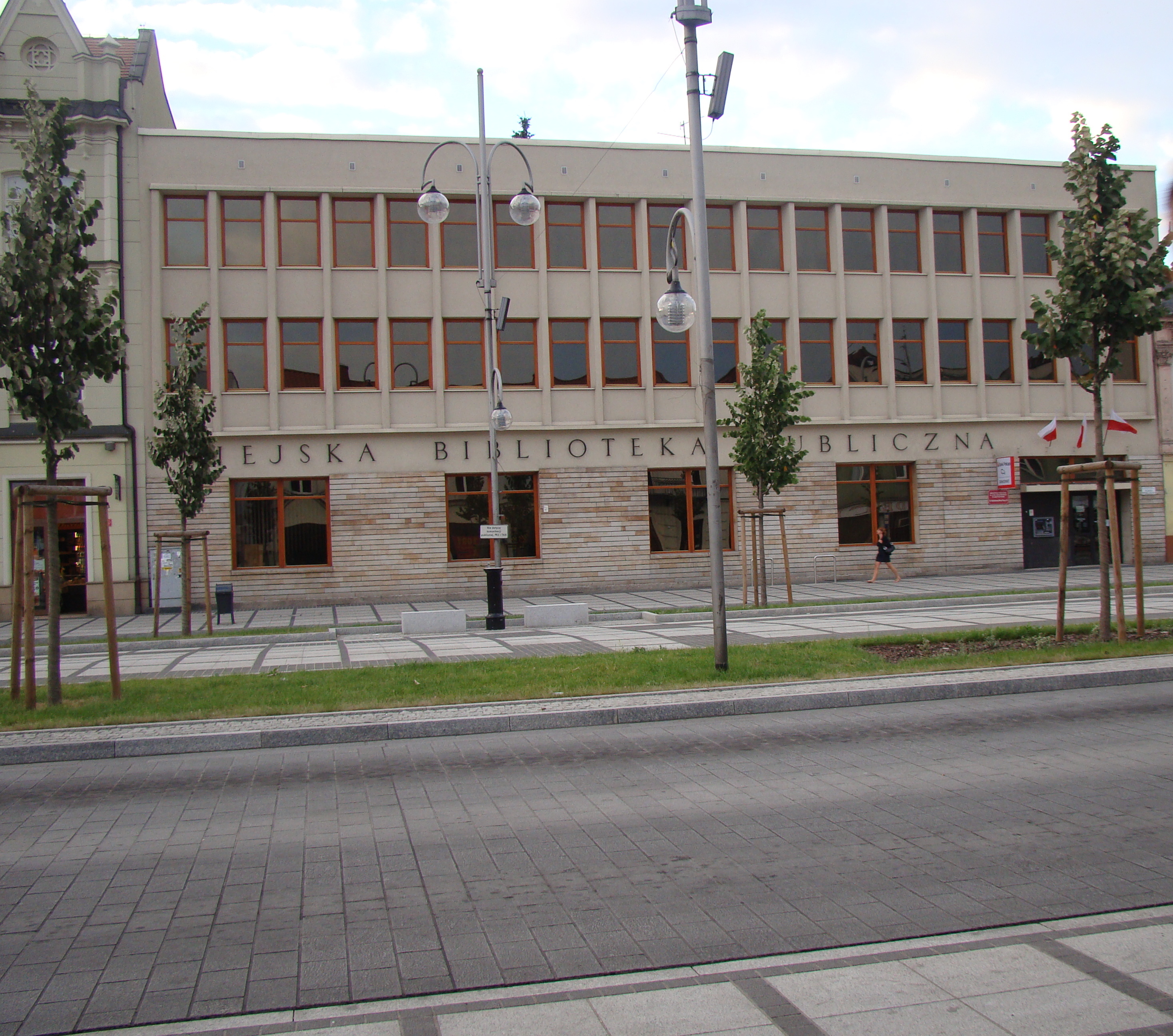 Biblioteka Publiczna - Wypożyczalnia Główna