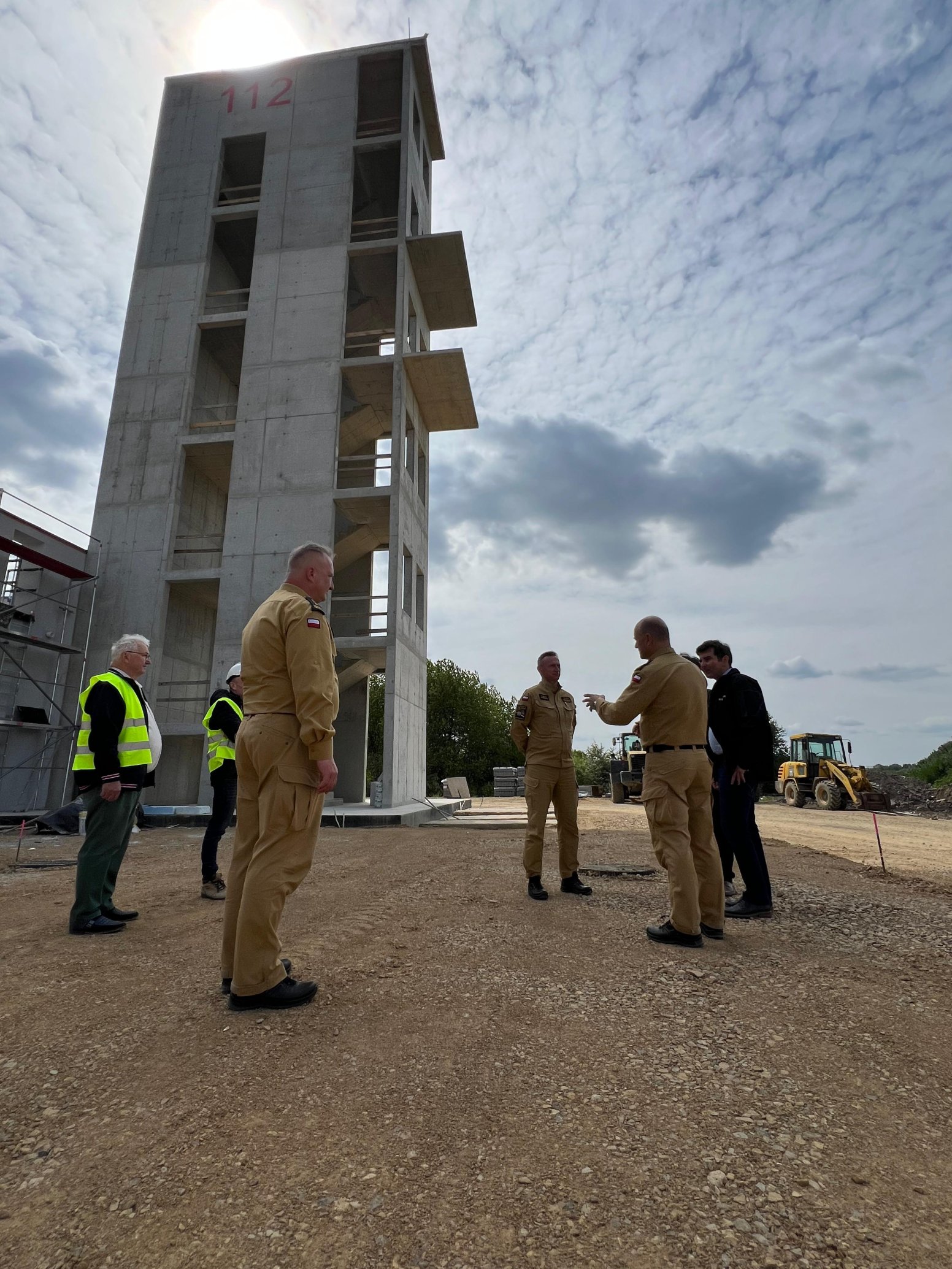 Śląski Komendant Wojewódzki PSP wizytuje budowę nowej siedziby Komendy Powiatowej PSP w Tarnowskich Górach