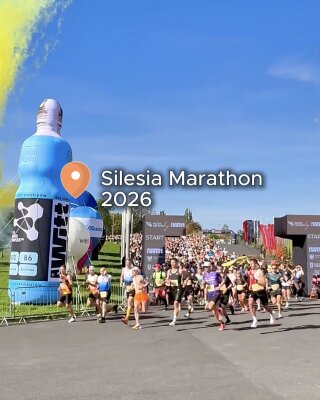 uczestnicy silesia marathon rozpoczynający bieg