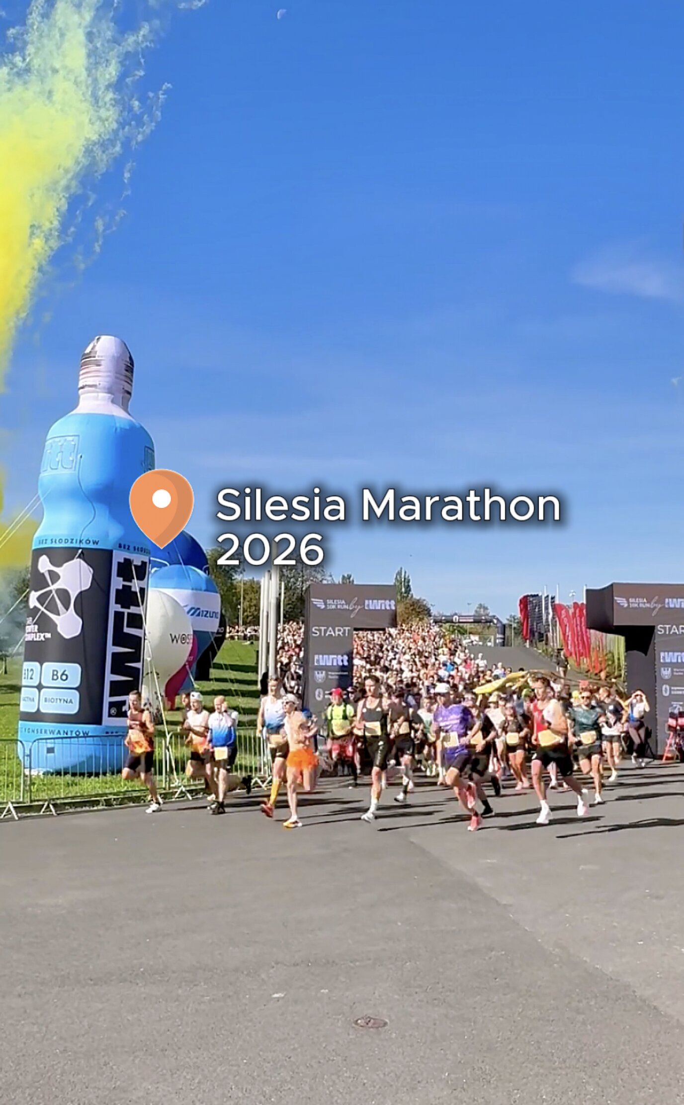 uczestnicy silesia marathon rozpoczynający bieg