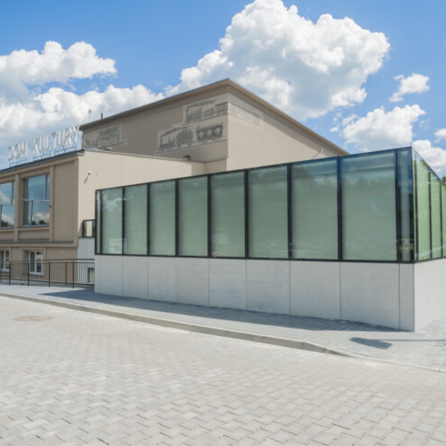 Odnowiona część Domu Kultury przy ul. Głównej 19 w Sosnowcu