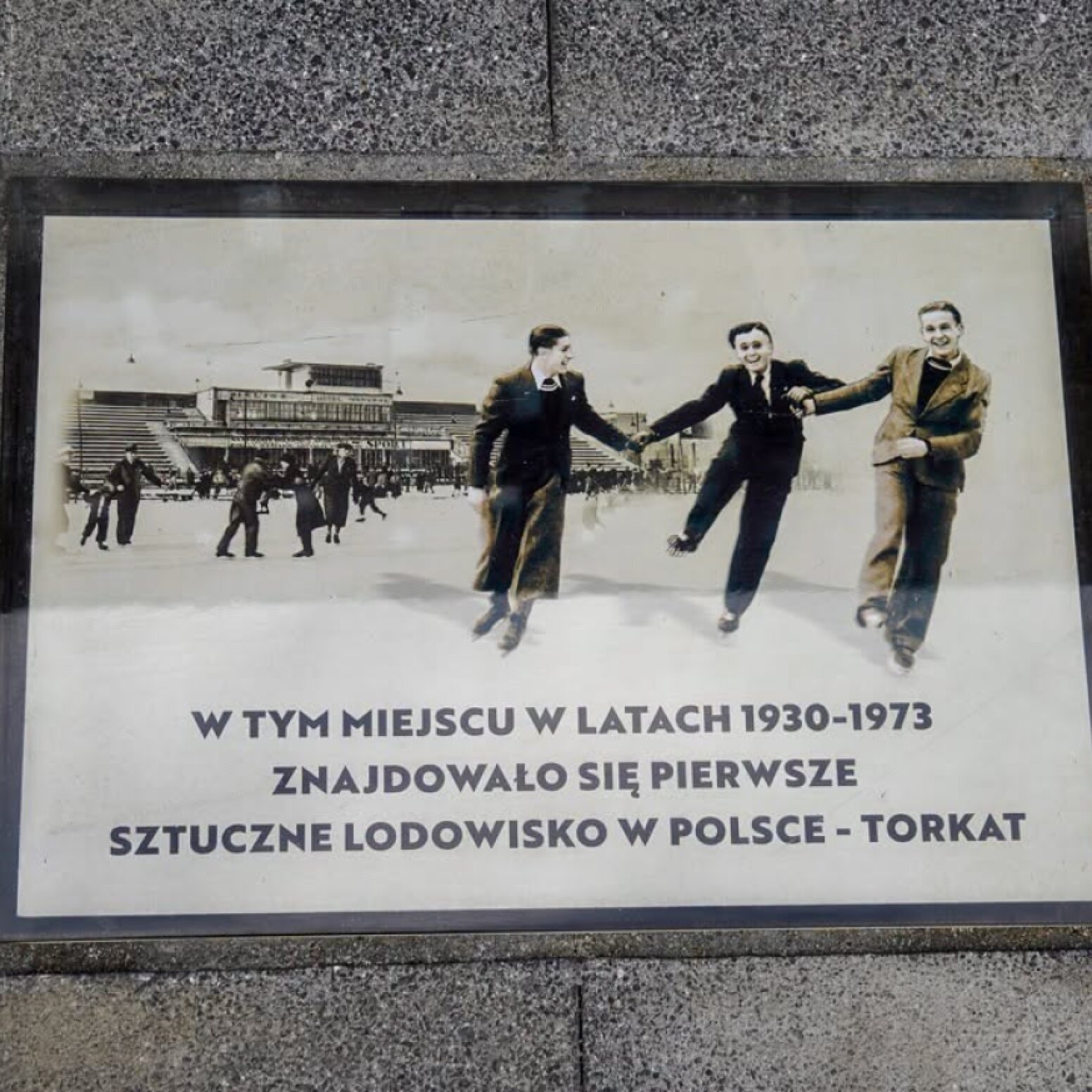 Zanim stanęła tu CINiBA, Katowice miały Torkat. Nowa tablica przypomina historię lodowiska