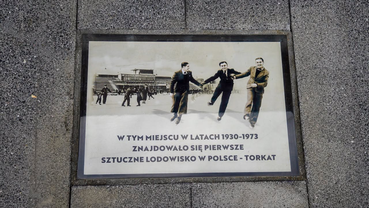 Zanim stanęła tu CINiBA, Katowice miały Torkat. Nowa tablica przypomina historię lodowiska