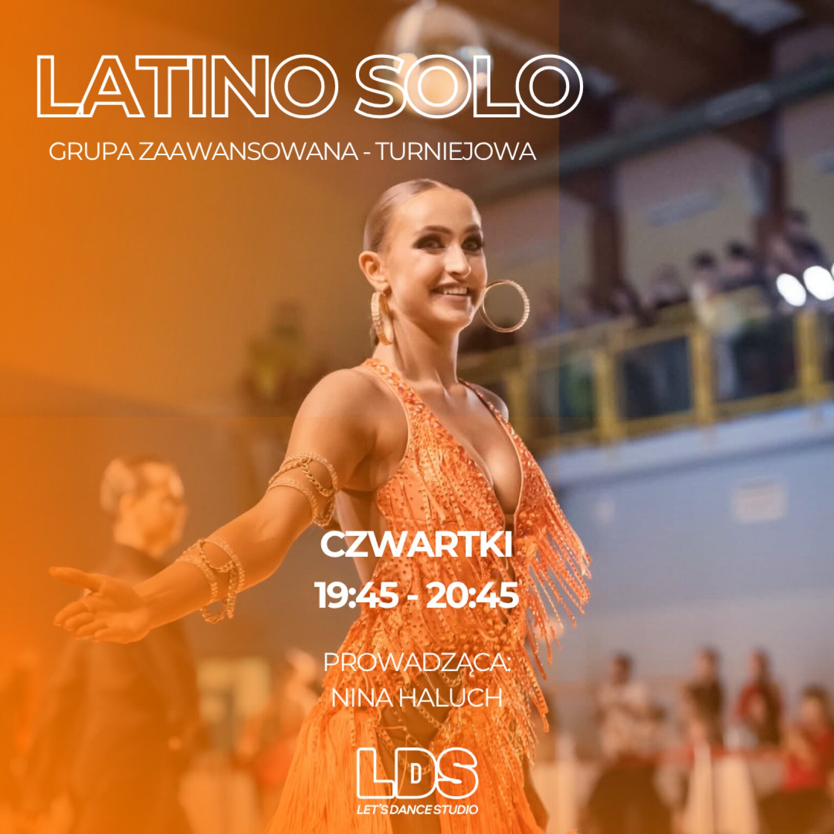 Kobieta podczas tańca latino