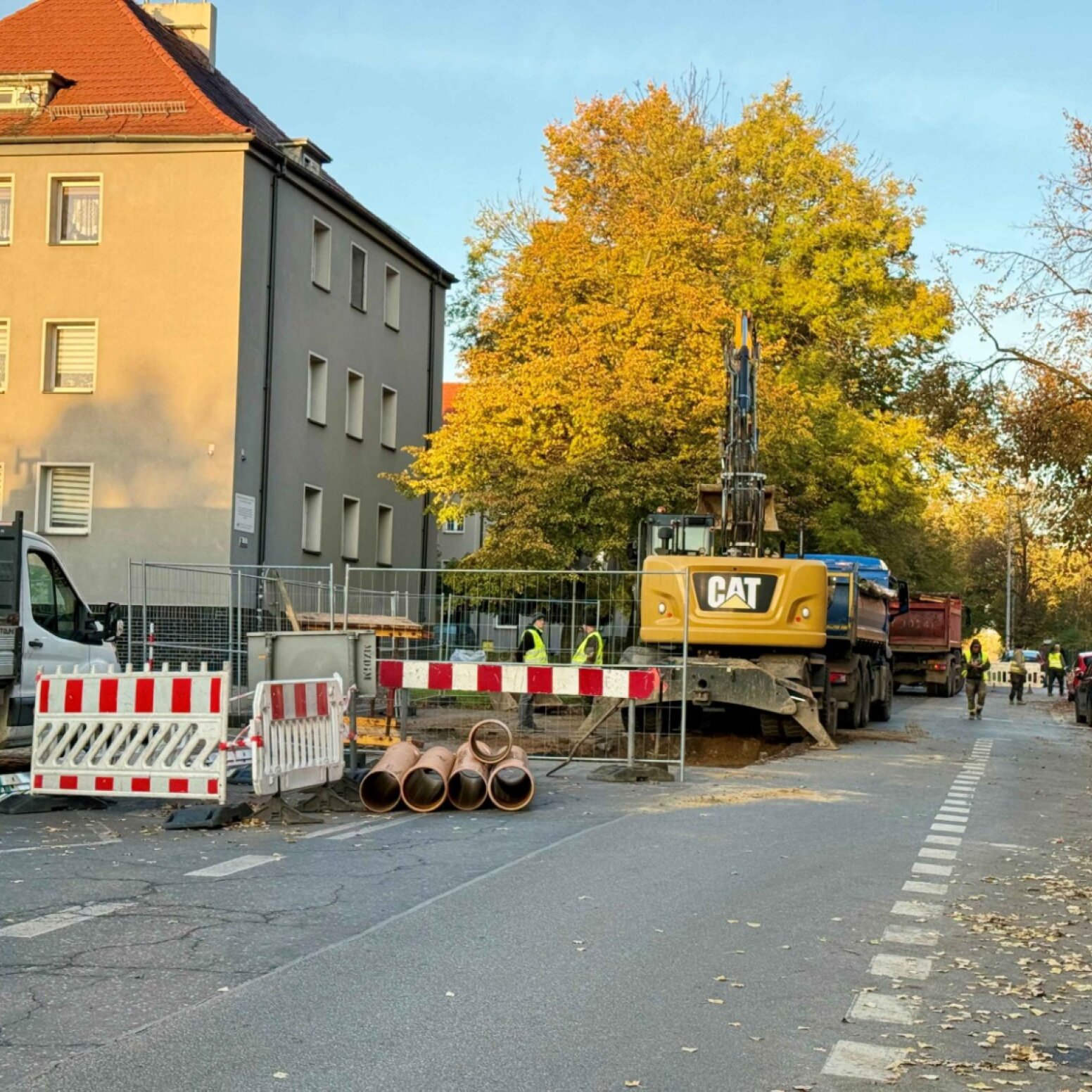 Zamknięta ulica Pułaskiego na odcinku od Wallisa do Chopina