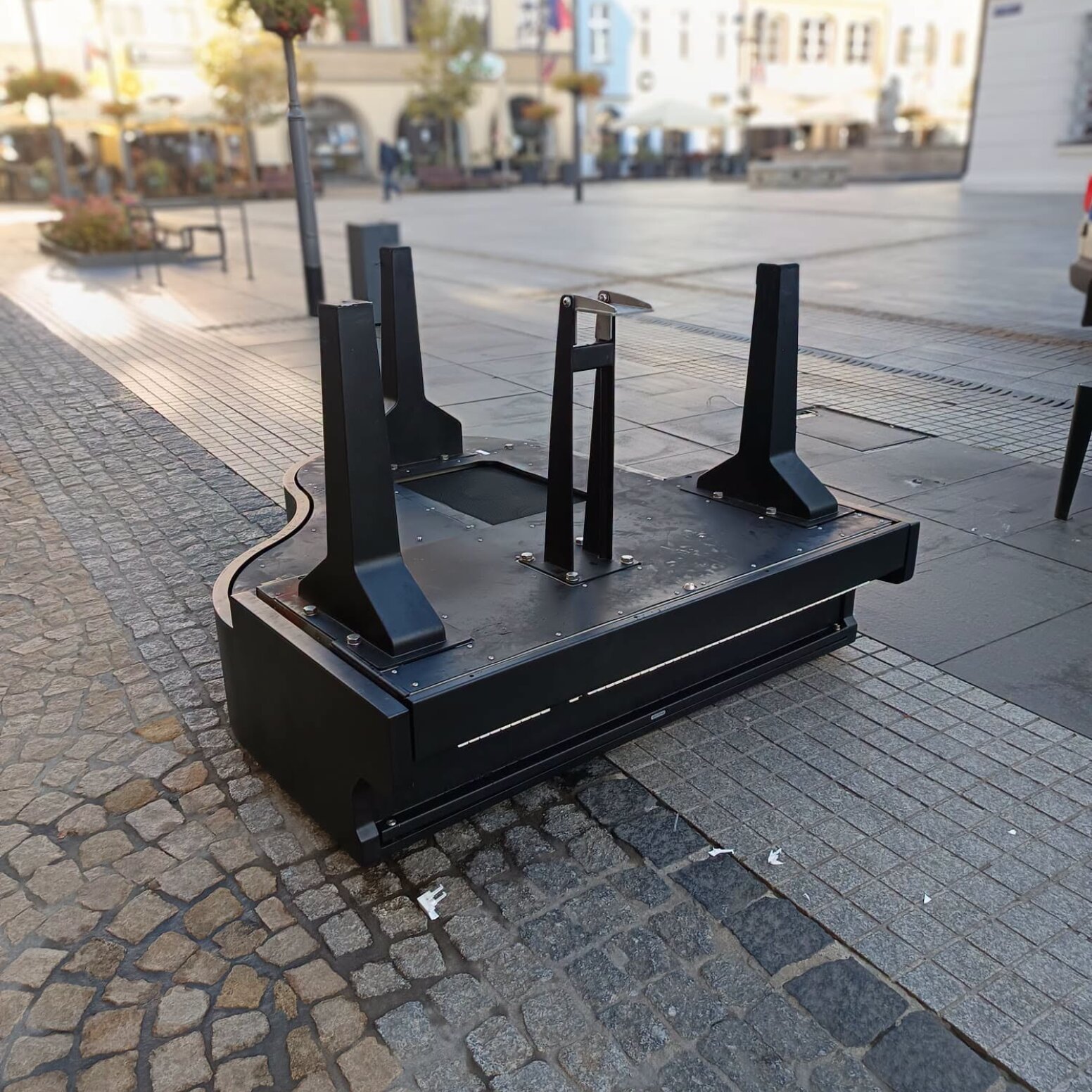 Na gliwickim Rynku przewrócono fortepian
