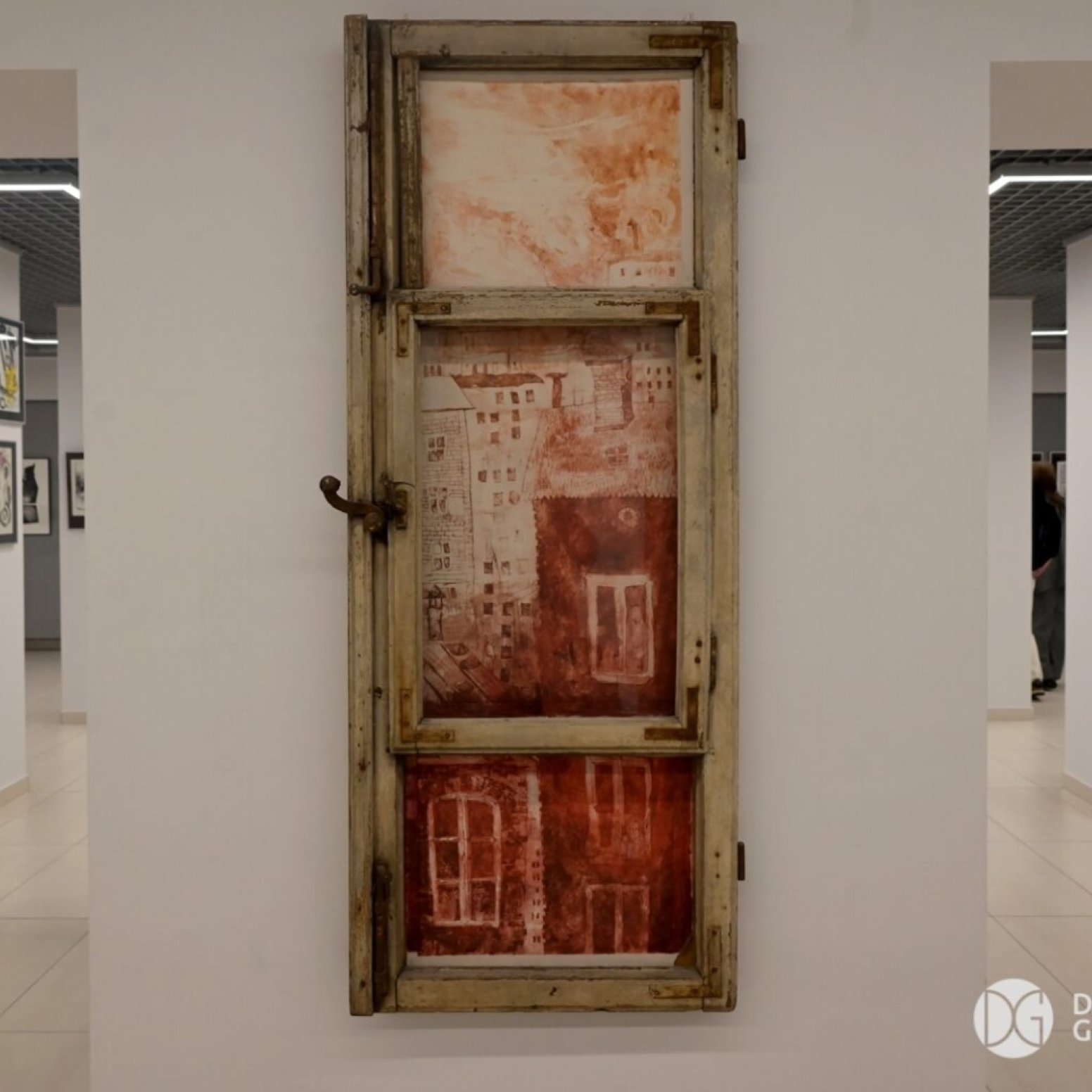 zdjęcie odbitki w oknie