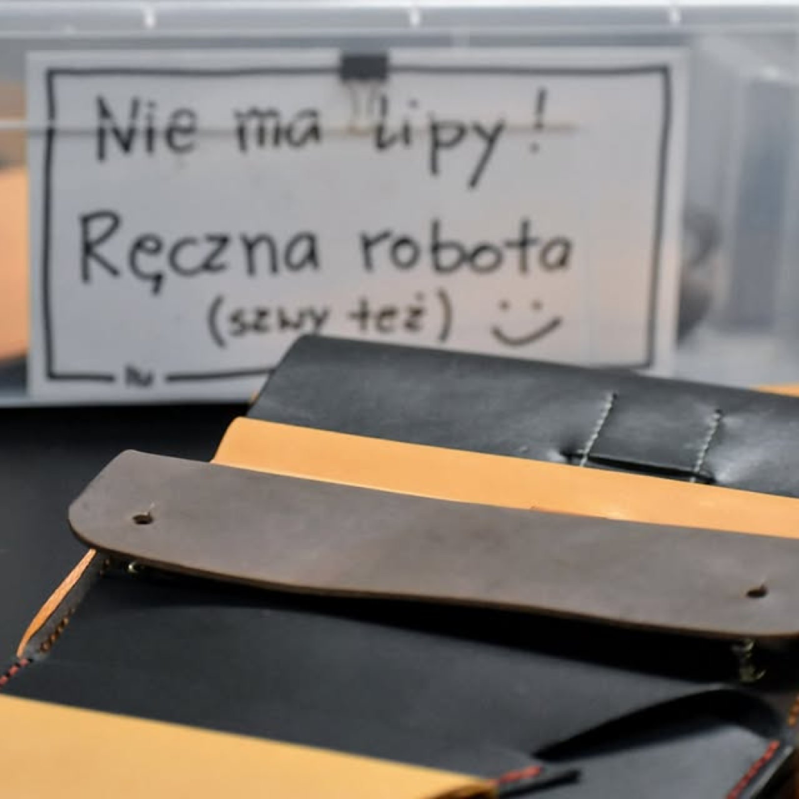 zdjęcie ręcznie uszytej skórzanej kopertówki