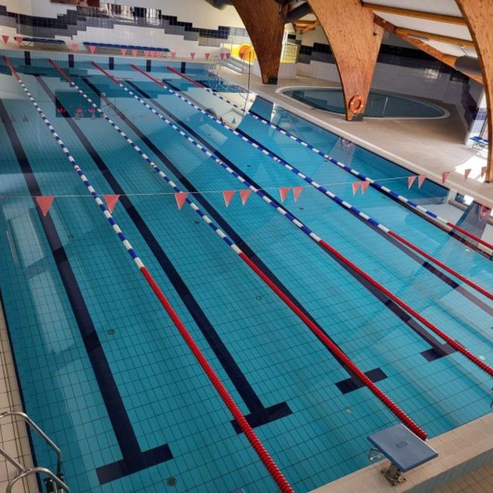 zdjęcie basenu krytego