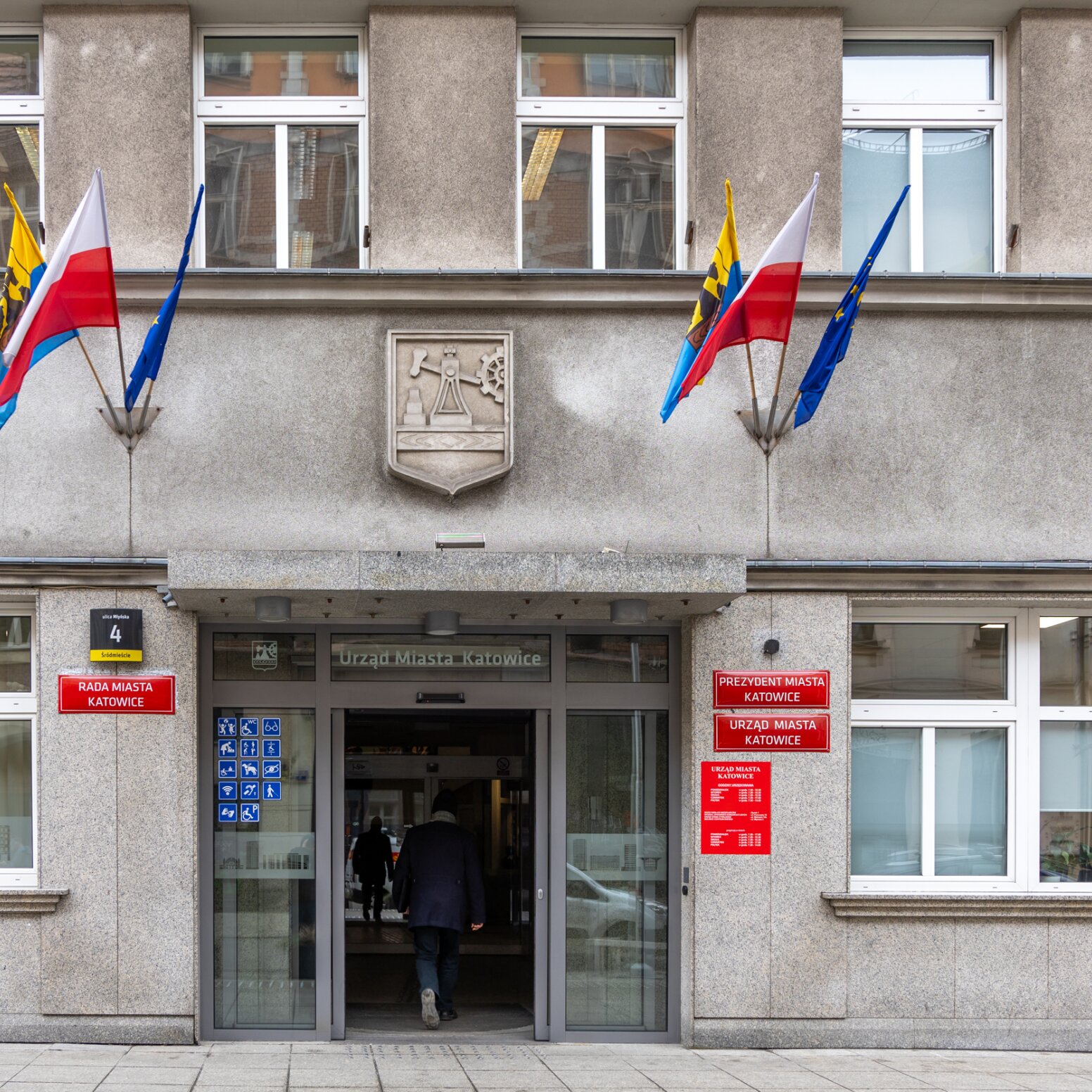 Wejście do urzędu miasta