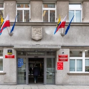 Wejście do urzędu miasta