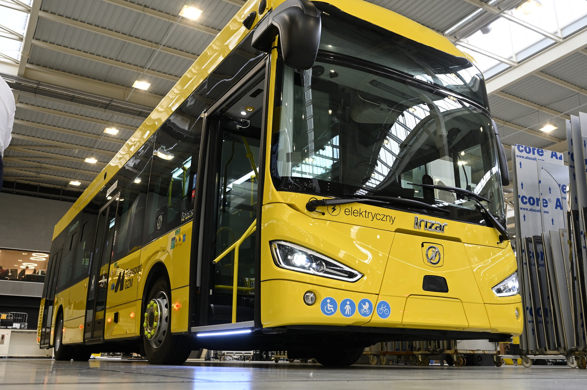 Żółty autobus