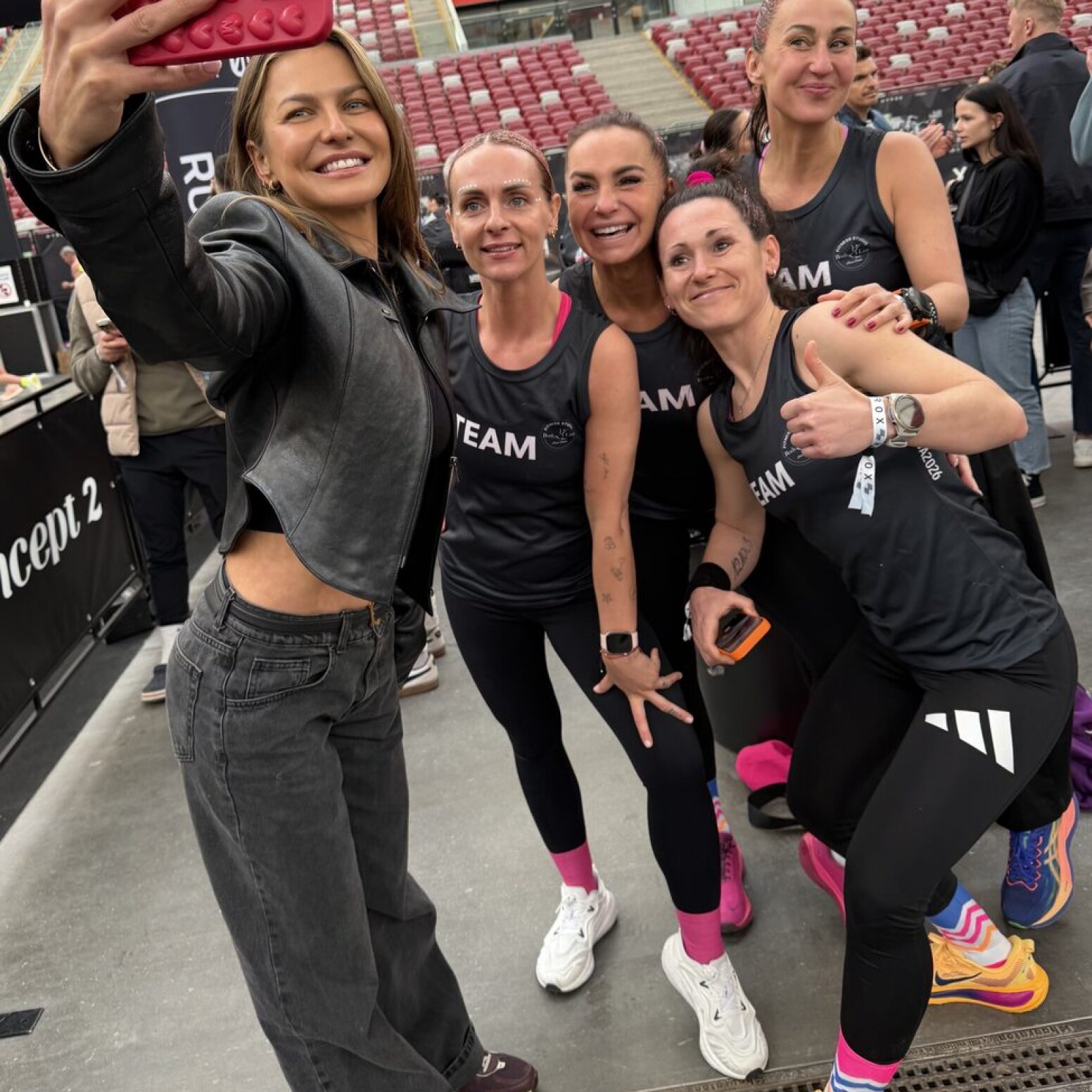 Uczestniczki hyroxa z Anną Lewandowską