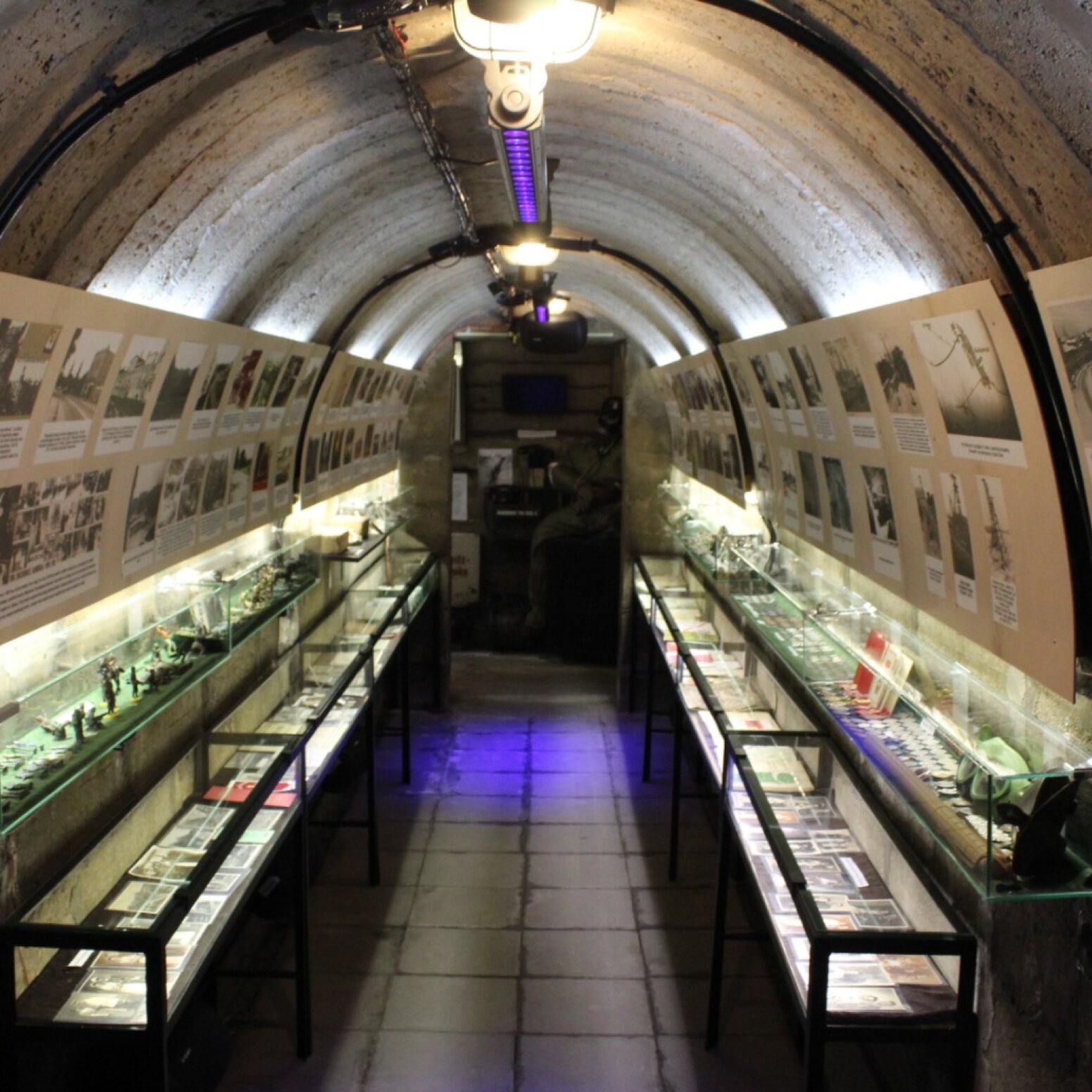 Podziemny schron w Miechowicach