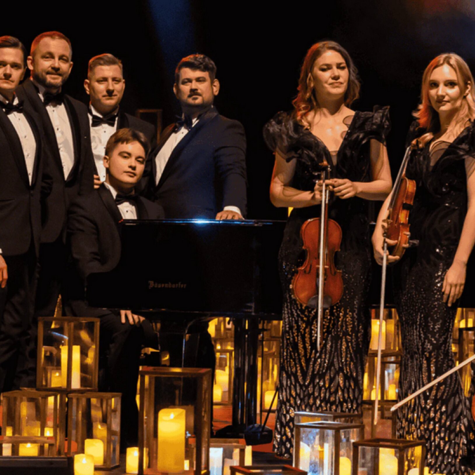 zdjęcie zespołu filharmonijnego, kobiety i mężczyźni, instrumenty