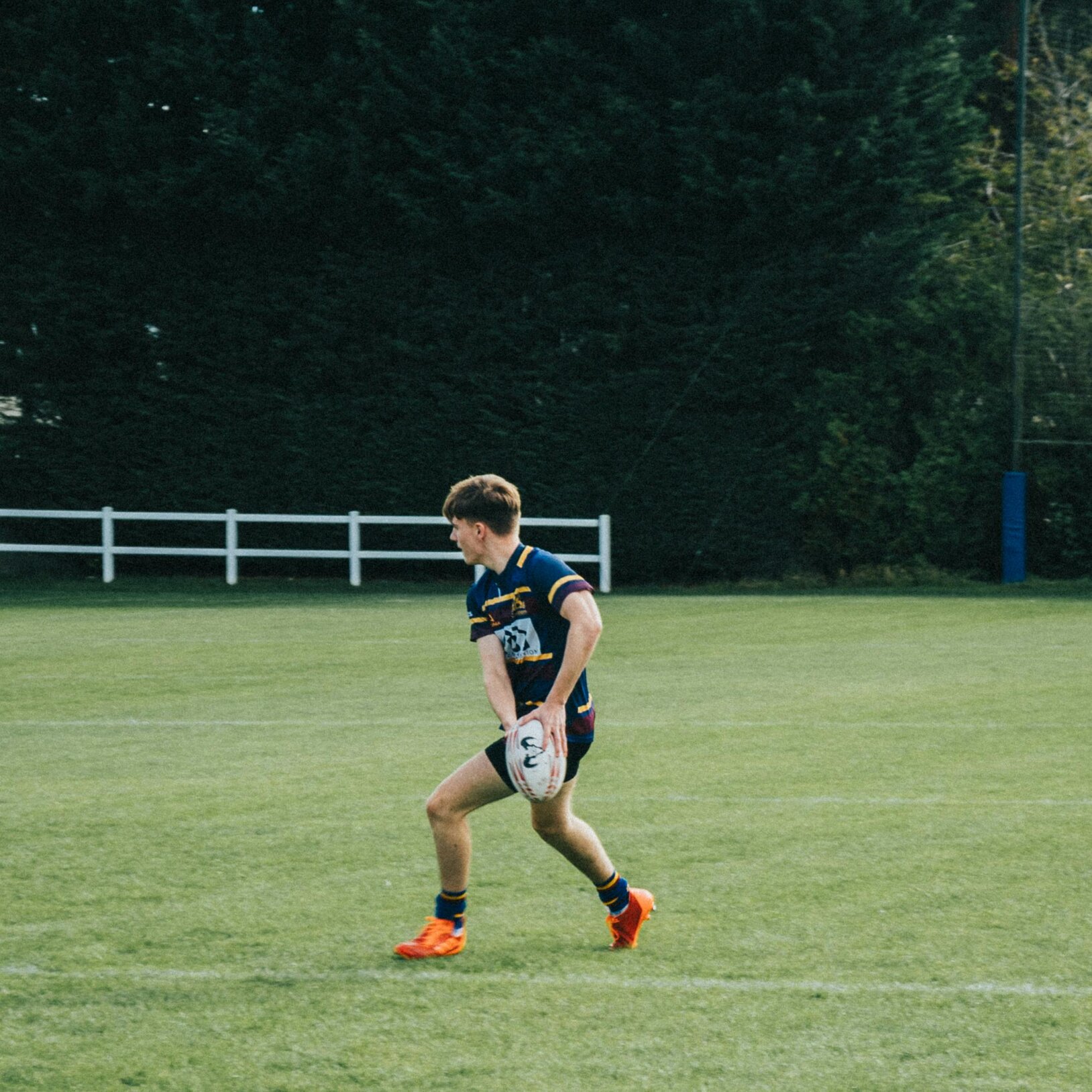 zdjęcie osoby trenującej rugby