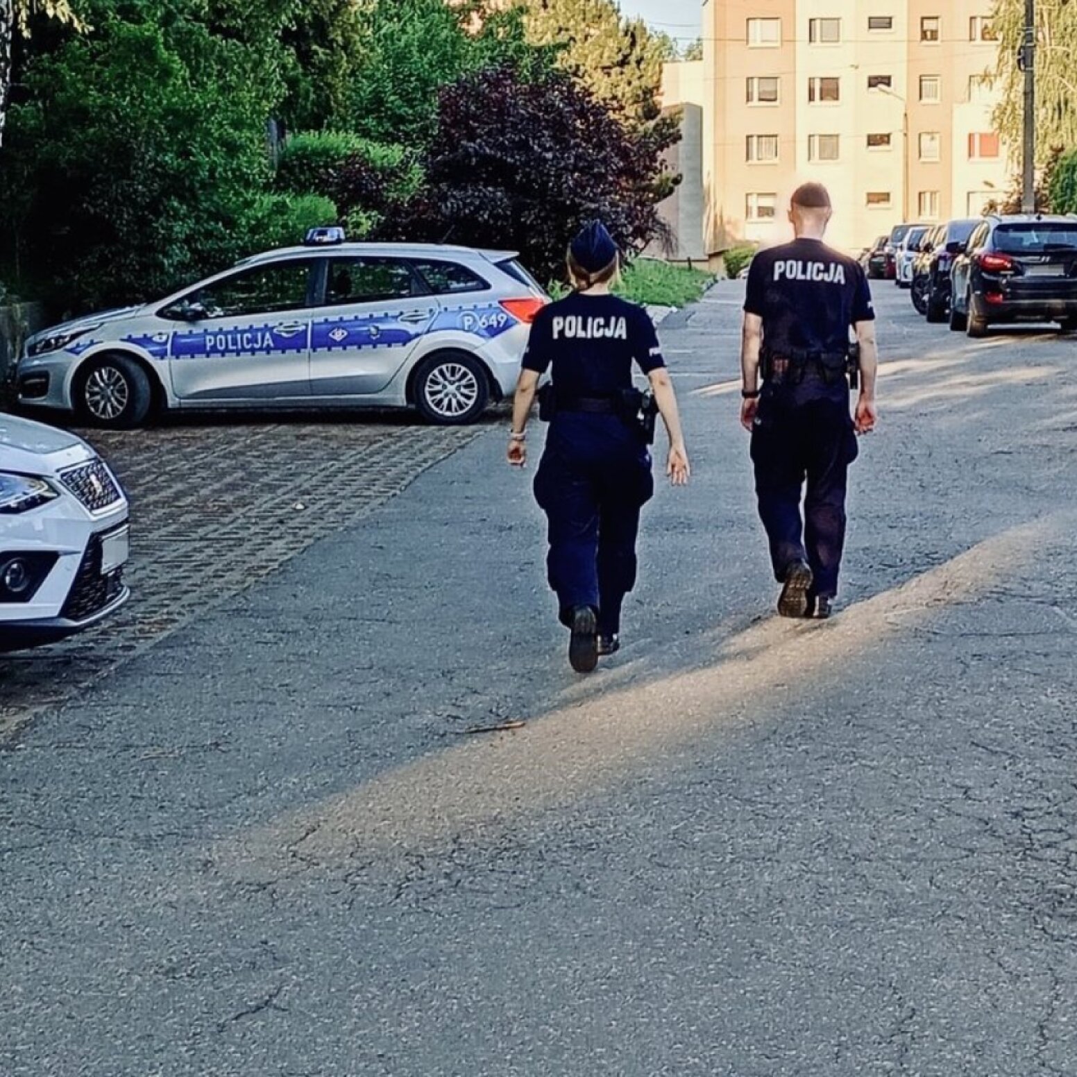 Kadet na patrolu policyjnym