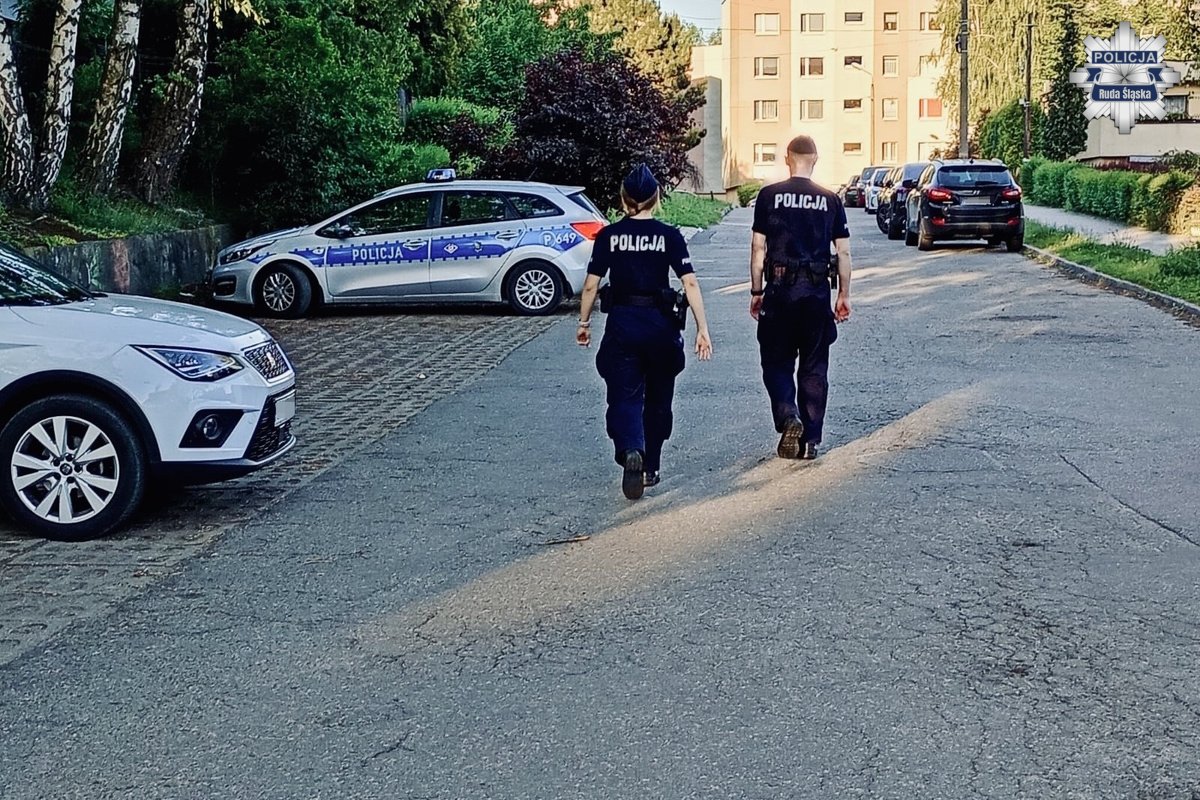 Kadet na patrolu policyjnym