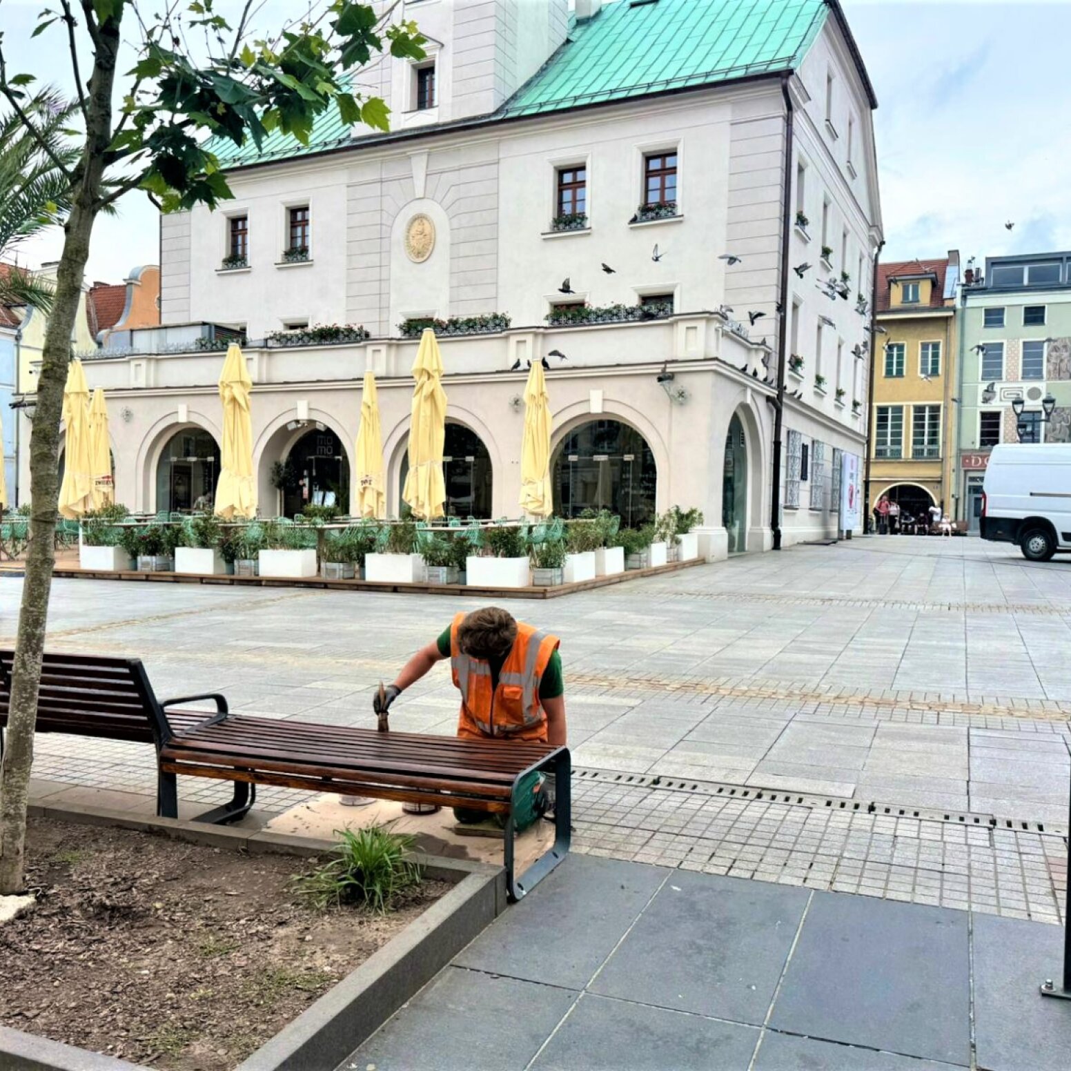 ławka podczas malowania