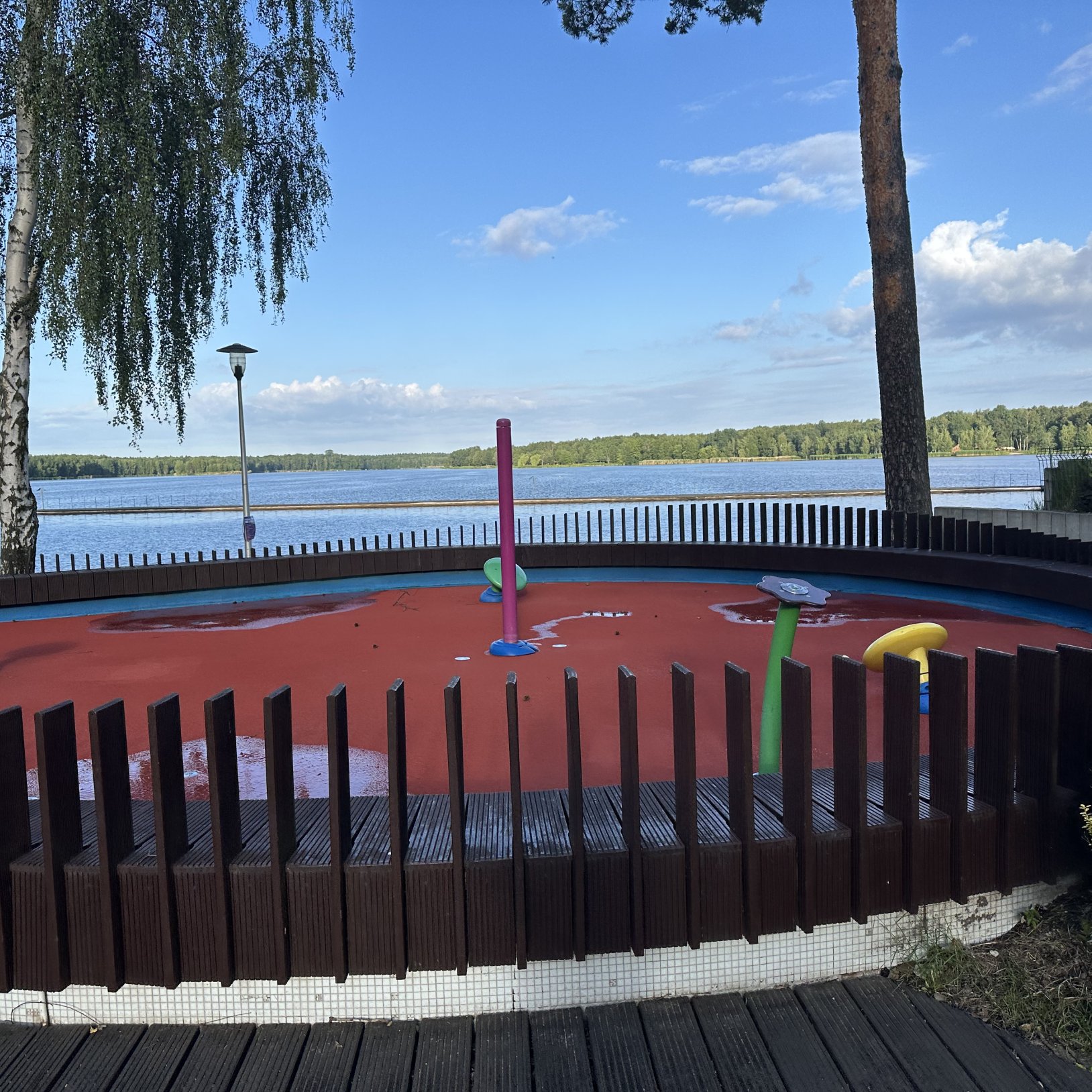 Wodny Plac Zabaw przy Jeziorze Paprocańskim