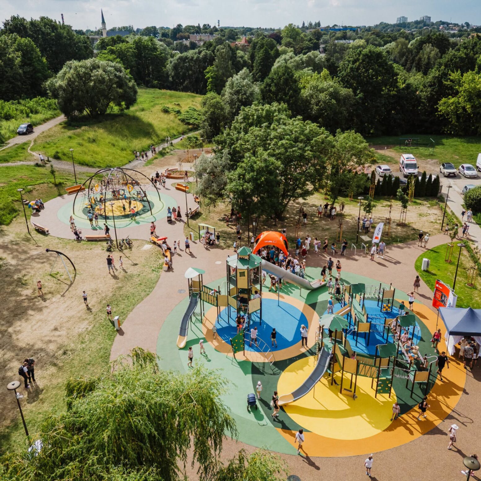Plac zabaw w Parku Trzech Pokoleń