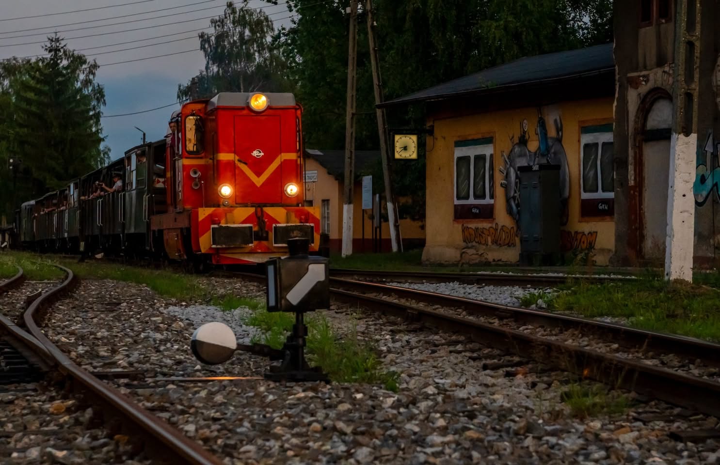Nocna Szychta z wąskotorówką
