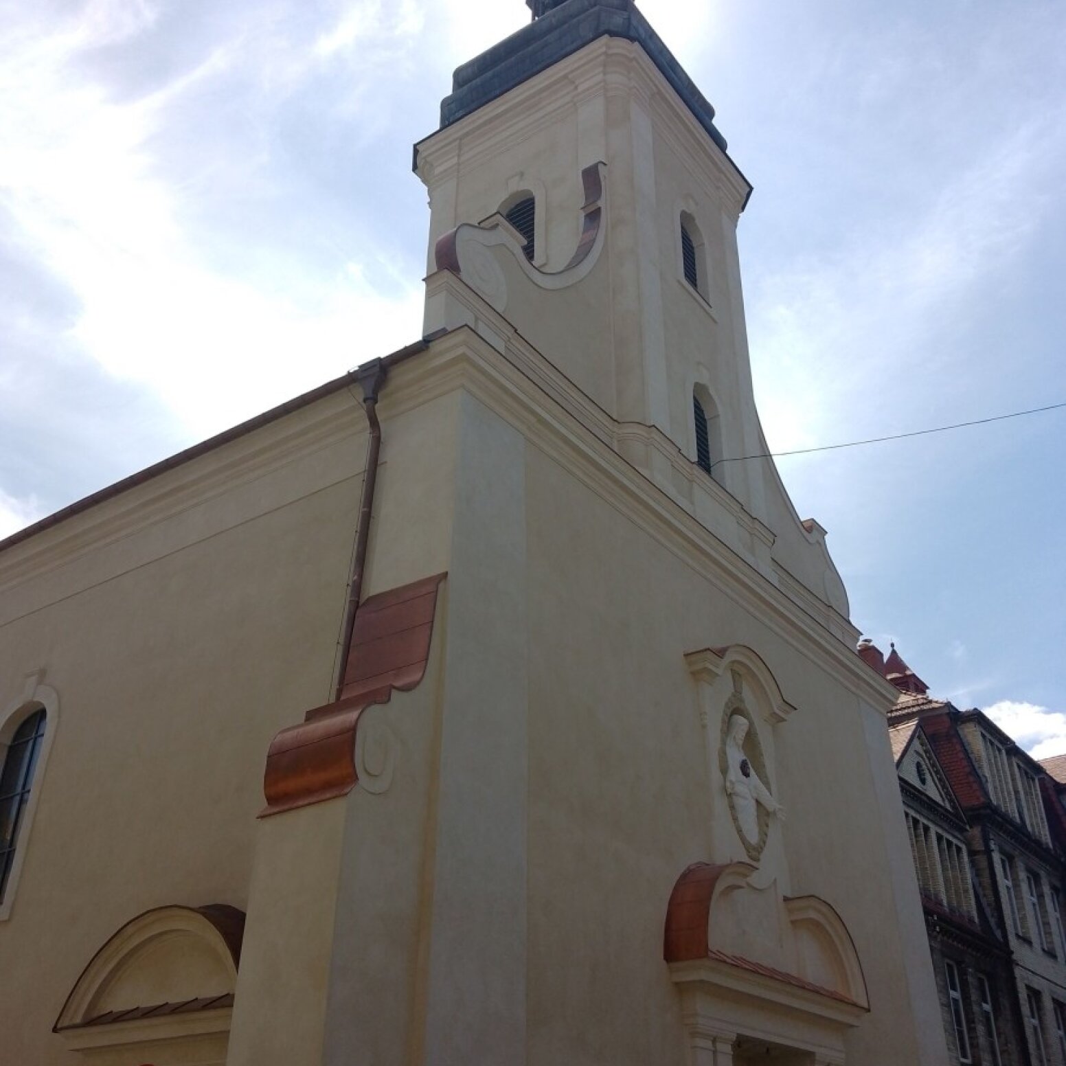 Elewacja kościoła pw. św. Wojciecha po gruntownym remoncie