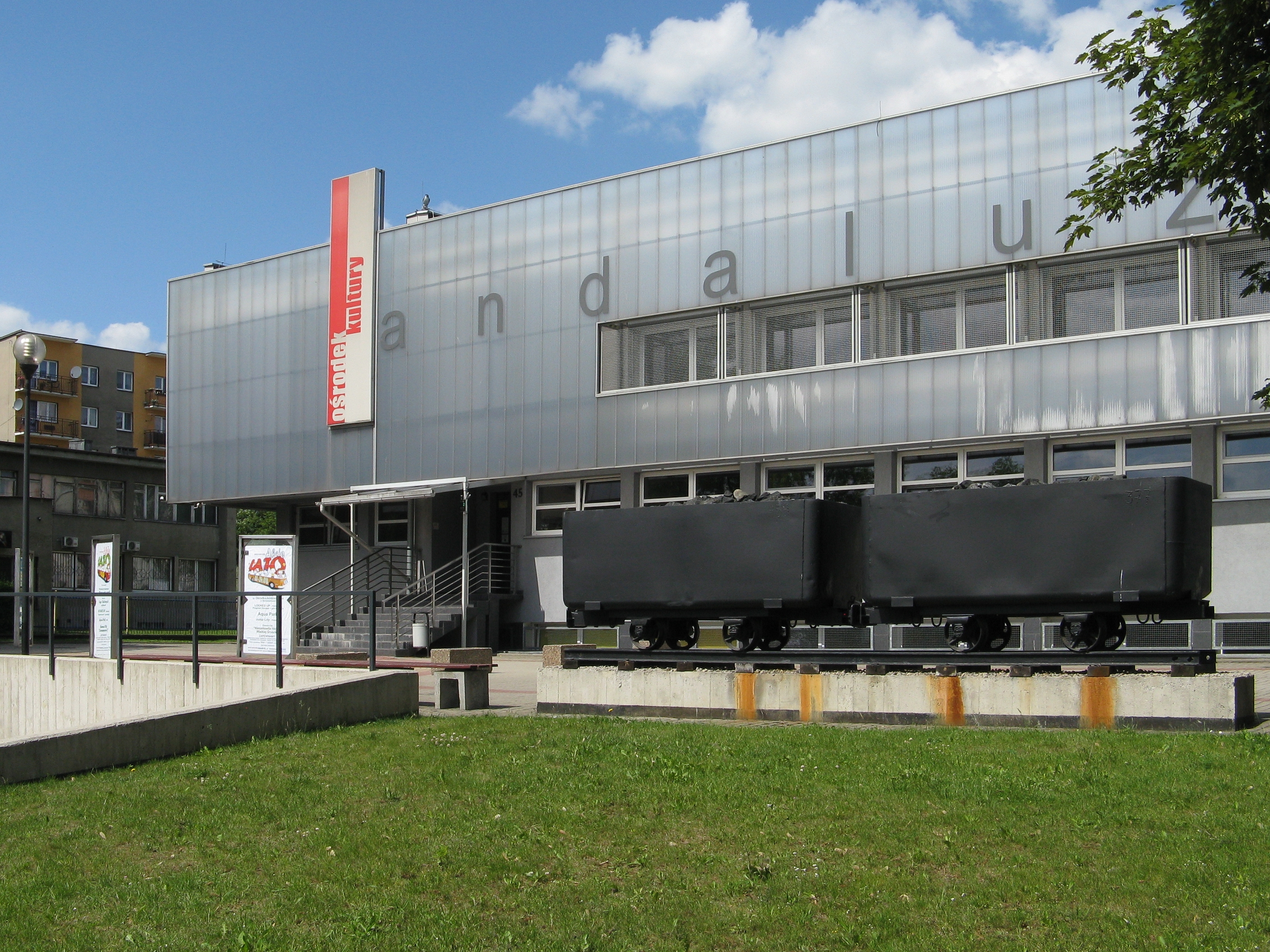 Ośrodek Kultury "Andaluzja" Autorstwa Adrian Tync - Praca własna, CC BY-SA 4.0, https://commons.wikimedia.org/w/index.php?curid=69348115
