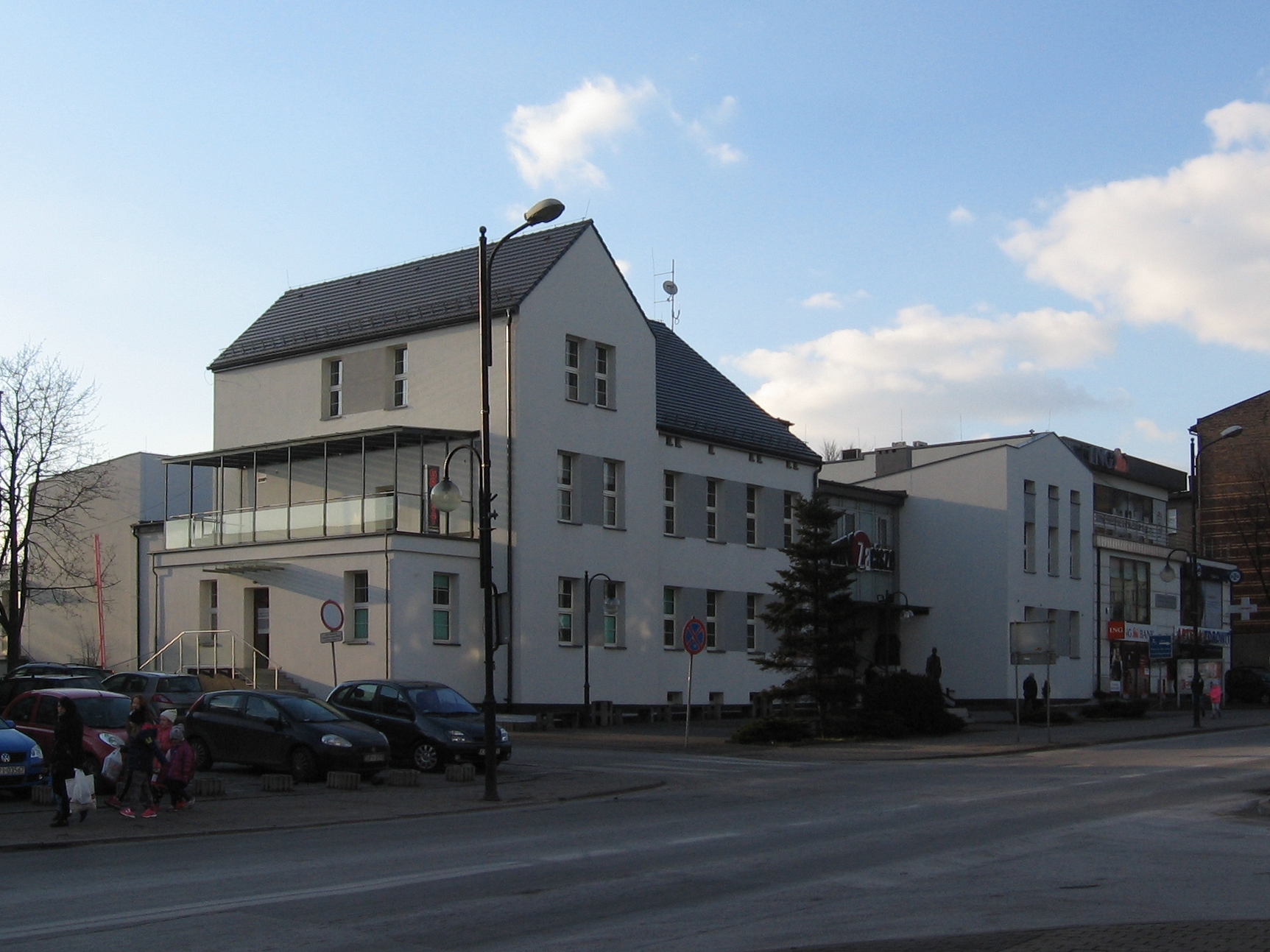 Kino Zacisze Autorstwa Adrian Tync - Praca własna, CC BY-SA 4.0, https://commons.wikimedia.org/w/index.php?curid=67565842
