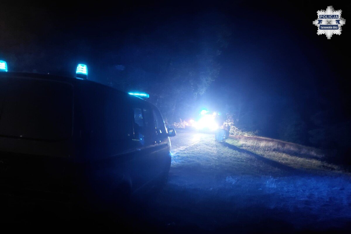 Droga zalewu Nakło-Chechło nocą