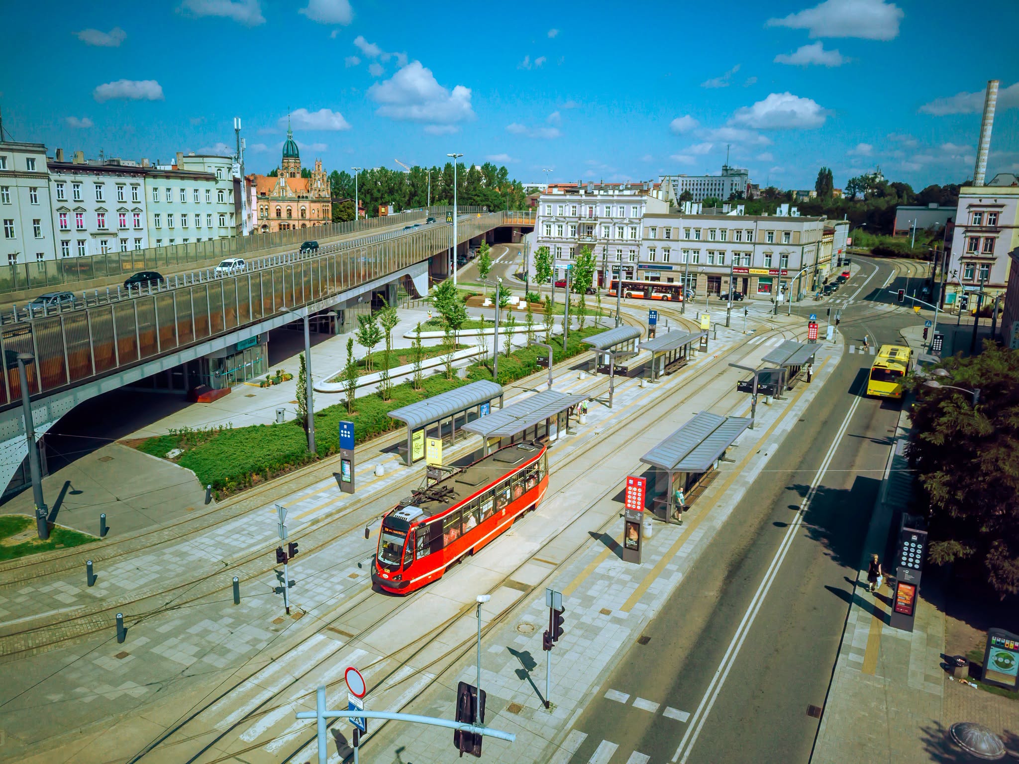 Widok z lotu ptaka na estakadę w Chorzowie