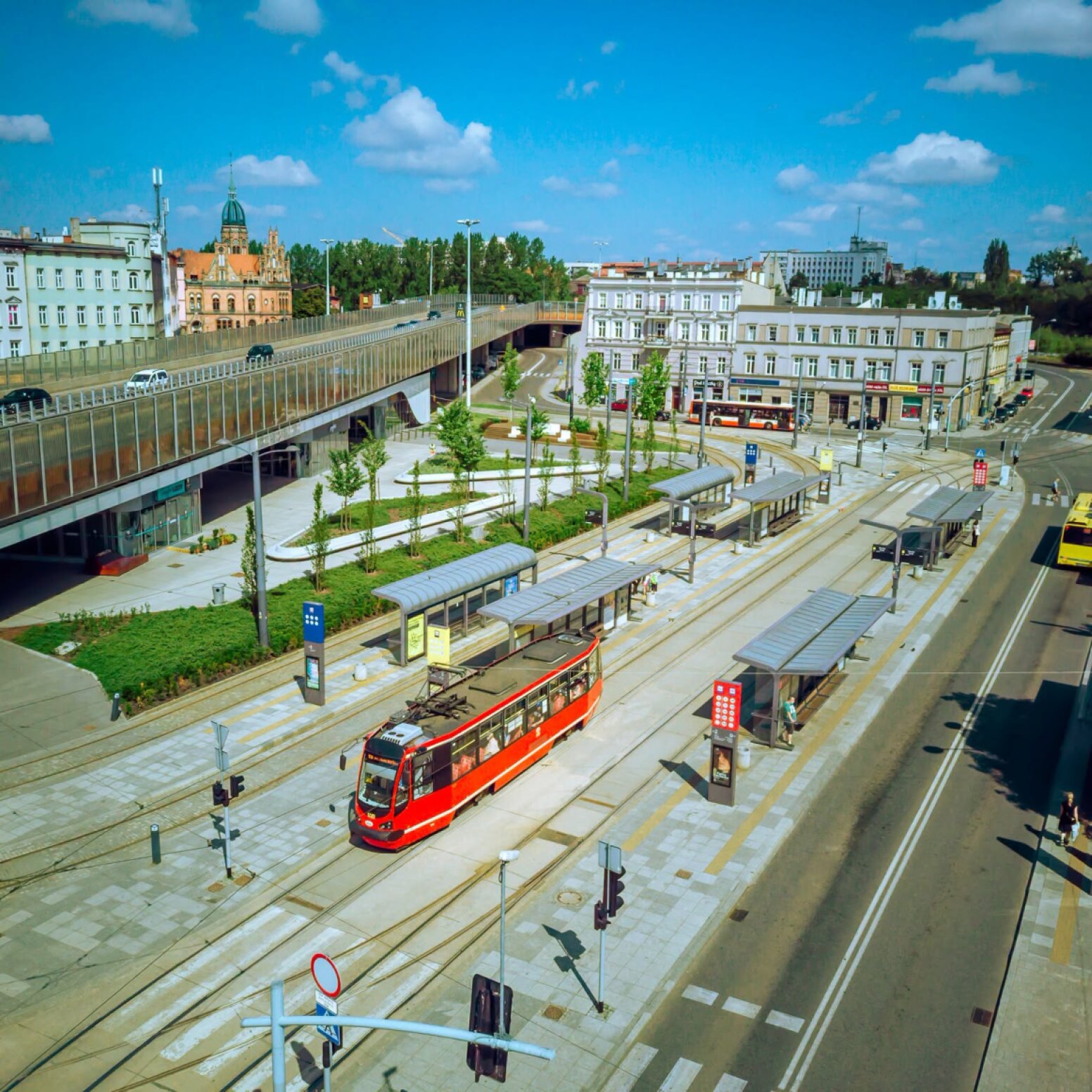 Widok z lotu ptaka na estakadę w Chorzowie