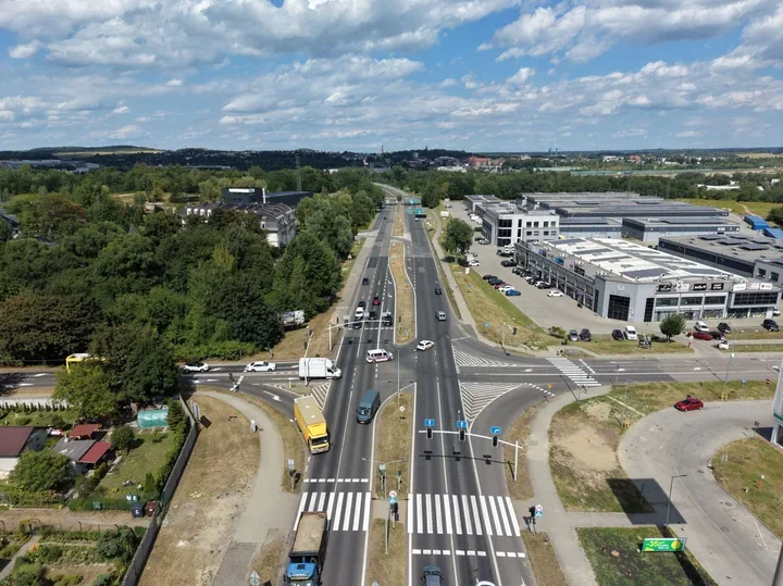 Skrzyżowanie Alei Jana Pawła II z ulicą Kędzierzyńską