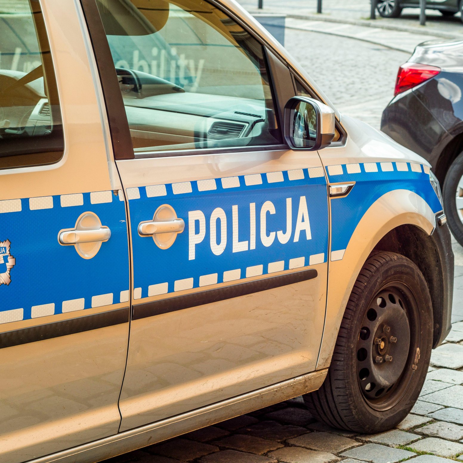 Zaskakujący finał w centrum Gliwic — policja odzyskała skradziony mikrosamochód i zatrzymała dwóch mężczyzn - Gliwice