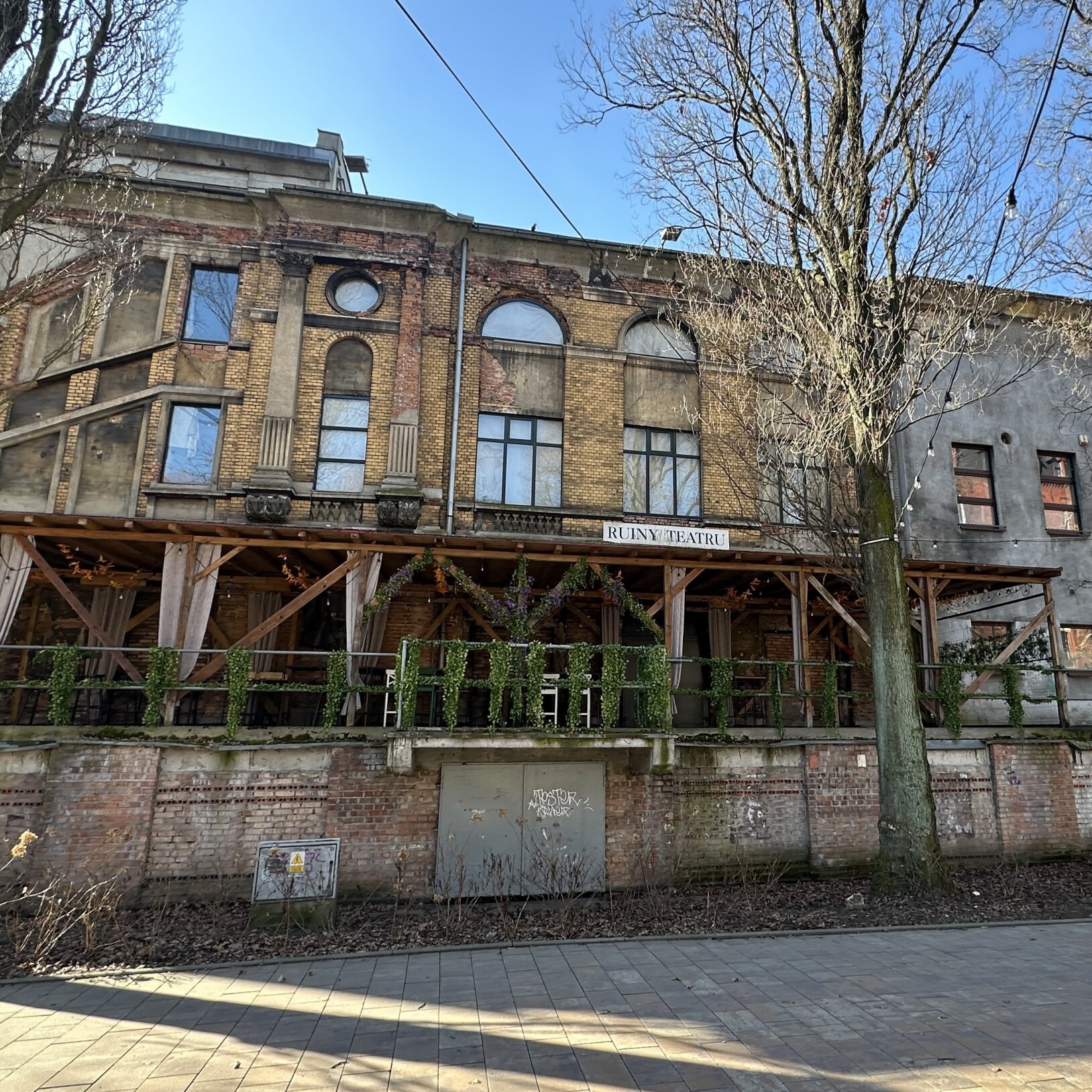 zdjęcie budynku Ruin Teatru Victoria z zewnątrz