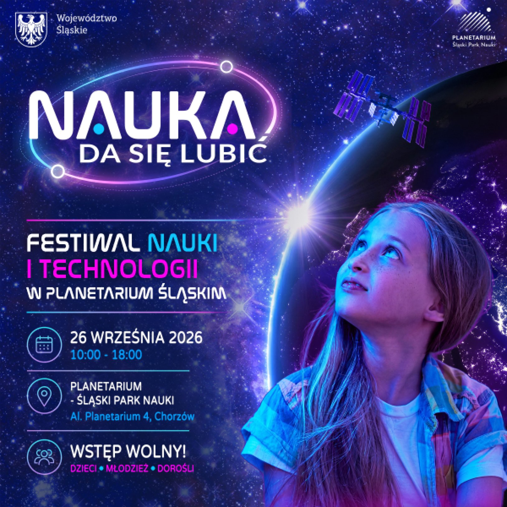 Dziewczynka patrząca oglądająca kosmos