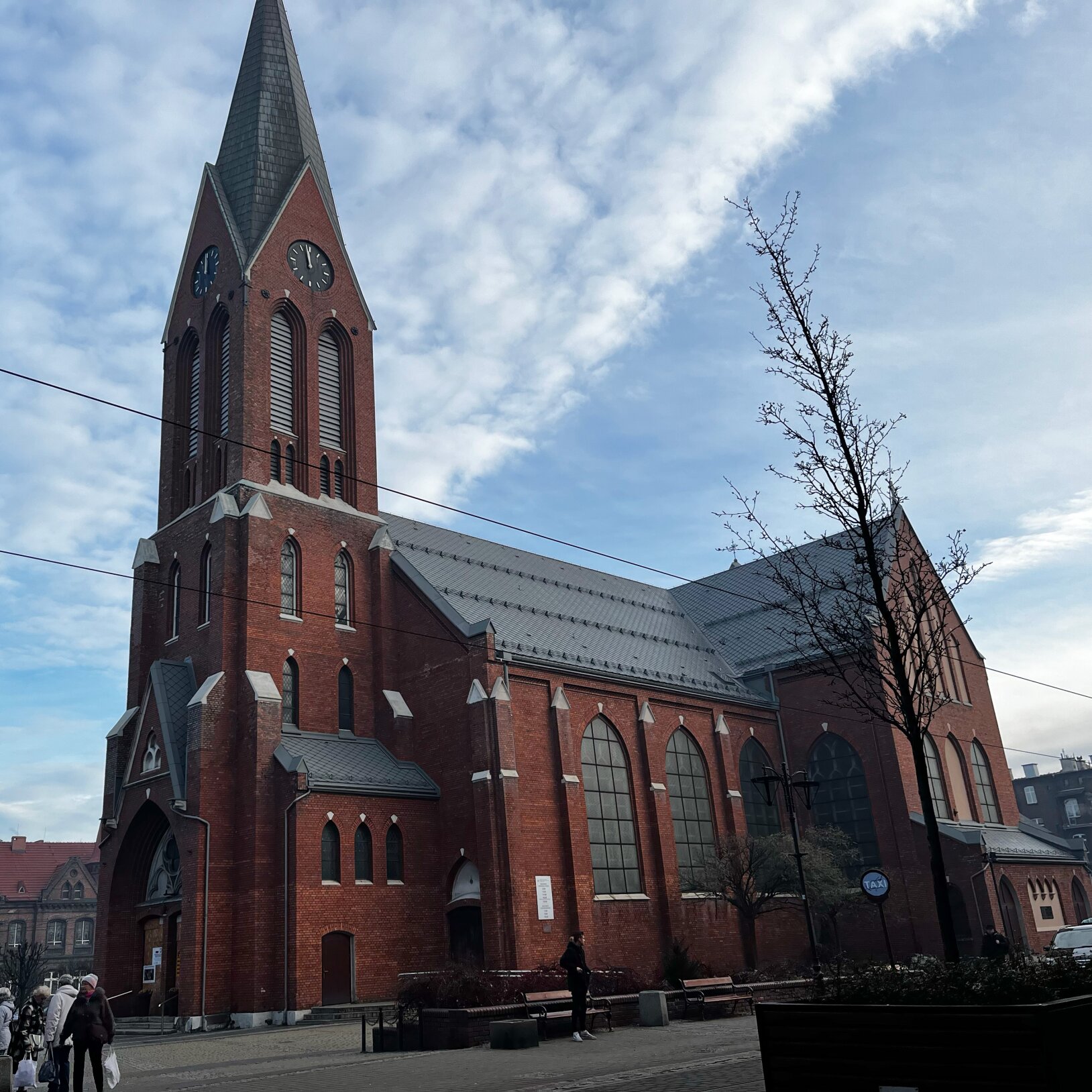 Kościół rzymskokatolicki pw. św. Apostołów Piotra i Pawła