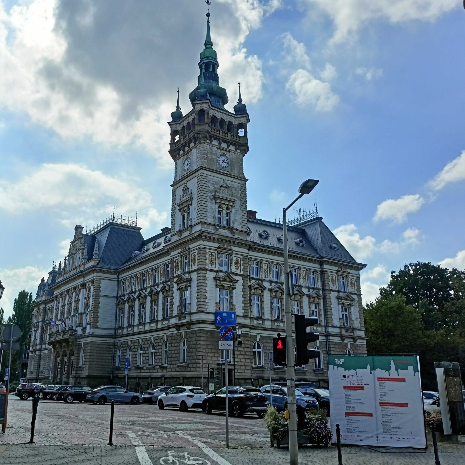 ratusz w białej