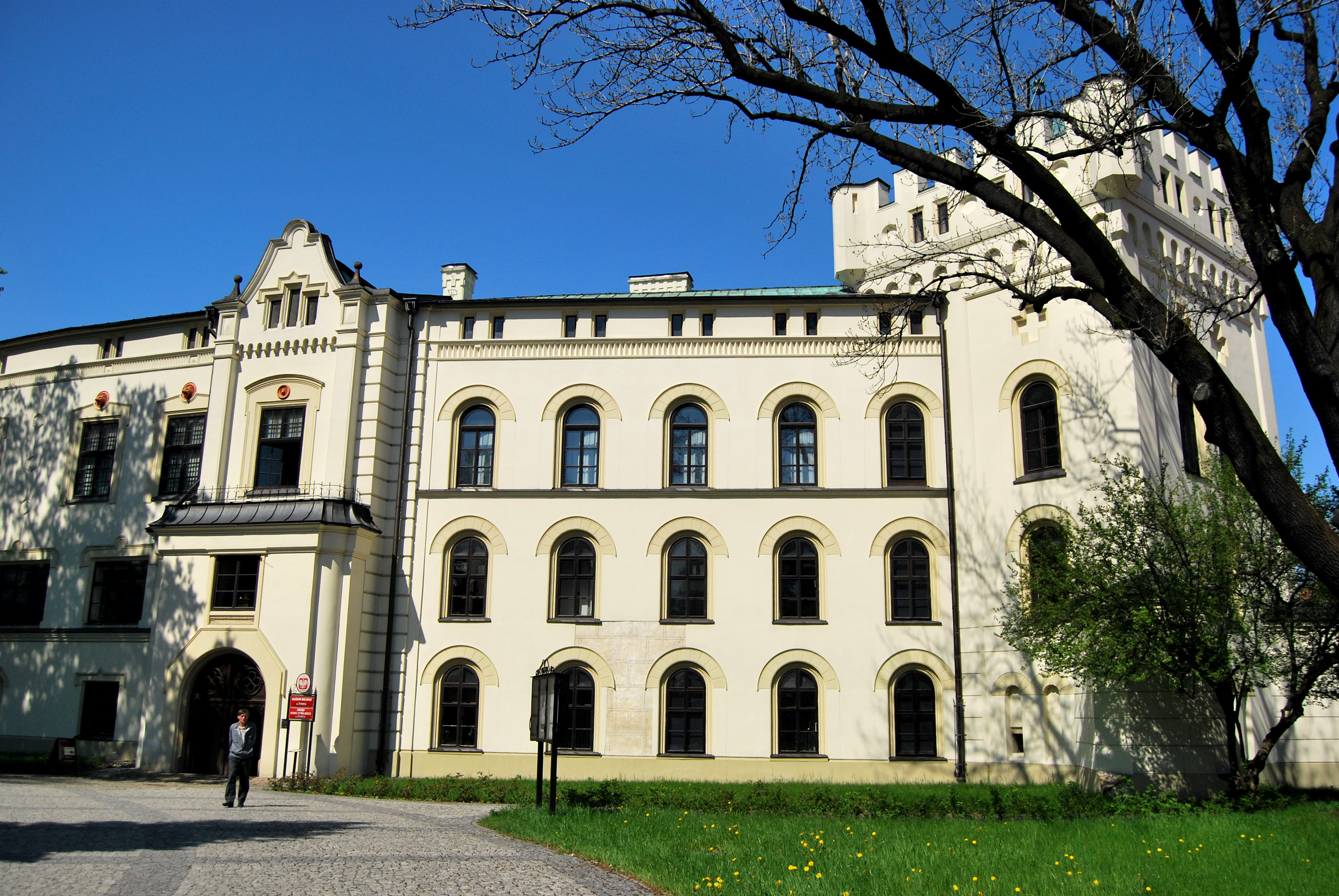 Muzeum Miejskie w Żywcu - Stary Zamek Autorstwa Maatex - Praca własna, CC BY-SA 3.0 pl, https://commons.wikimedia.org/w/index.php?curid=21411371