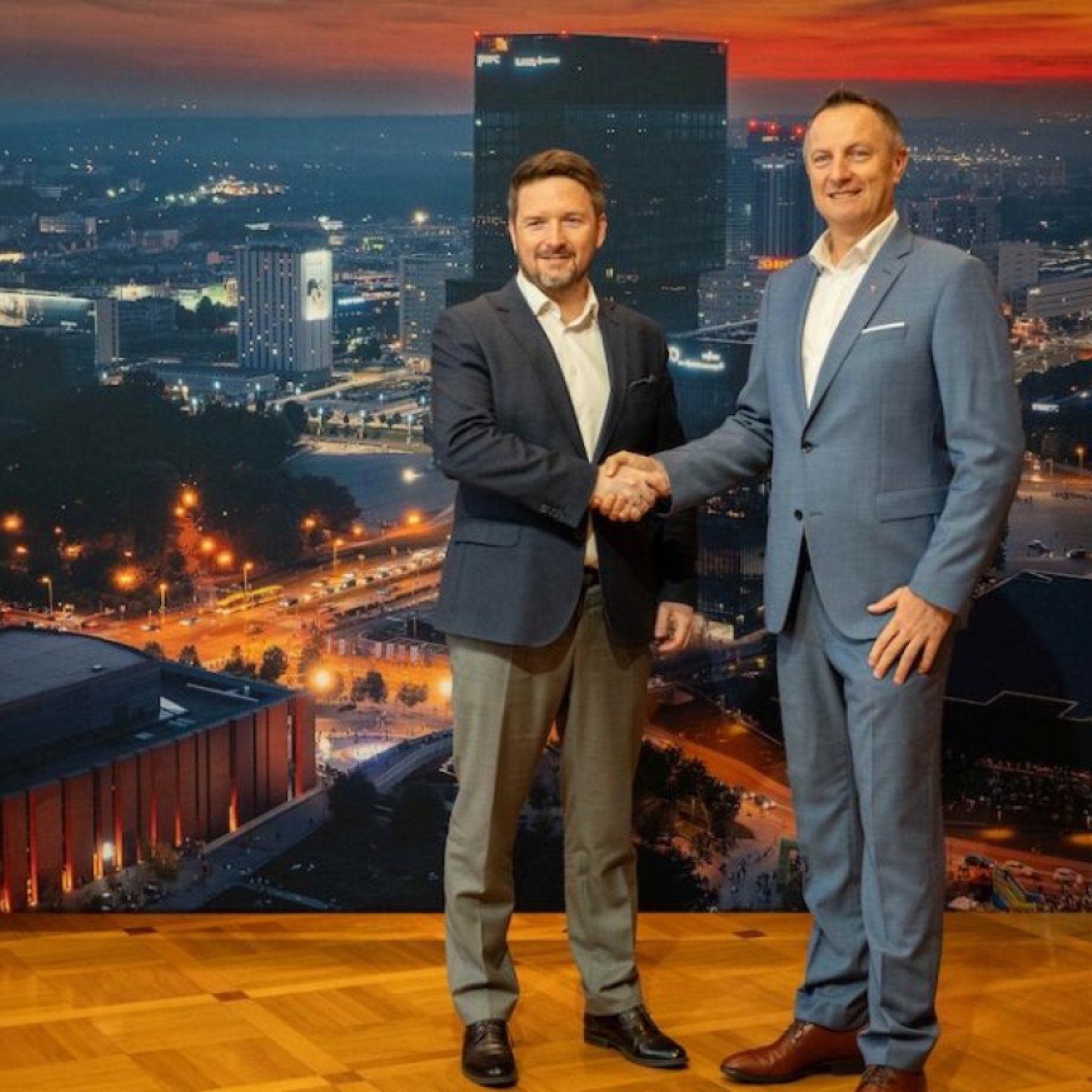 Wiceprezydent Katowic Maciej Biskupski i prezes Fundacji Silesia Marathon Krzysztof Dragon