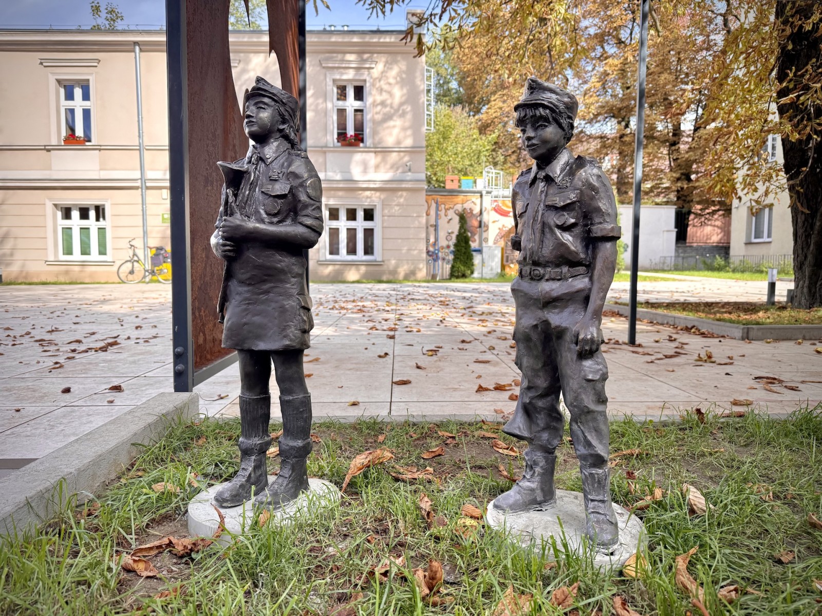 Figurki druhów przed hufcem